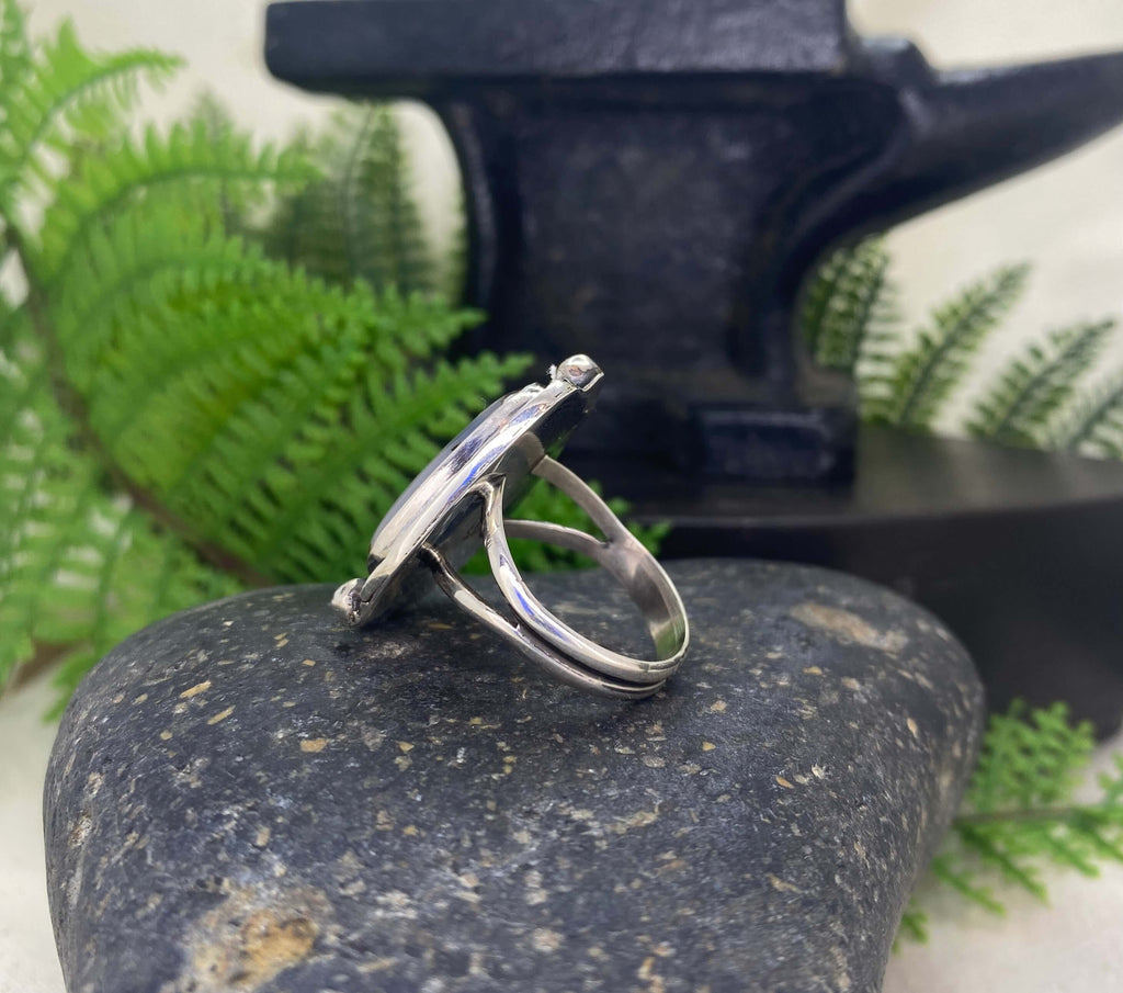 Montana Agate ring in sterling silver - left side detail view